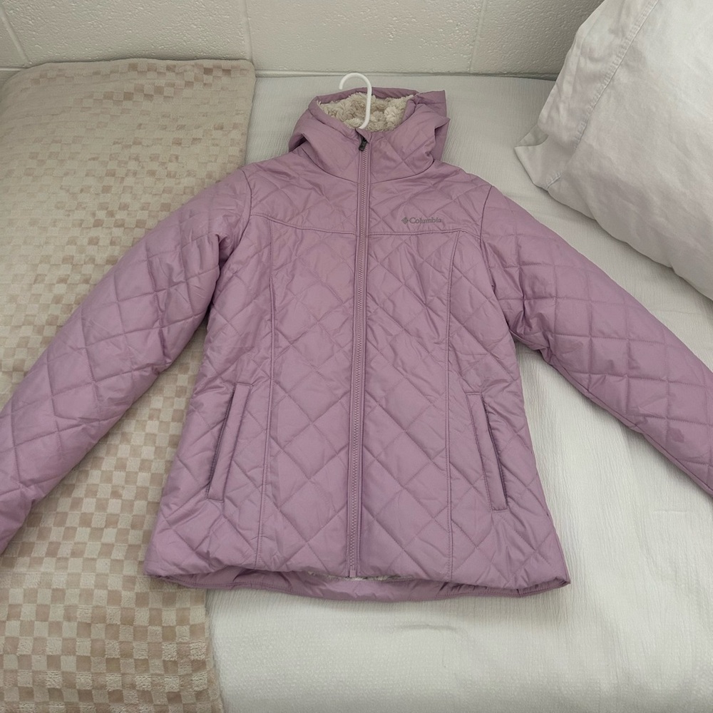 Light purple/pink Columbia Hooded Puffer Jacket